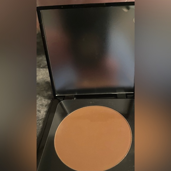 Kovoss bronze beauty powder in midtown NIB - Picture 4 of 4